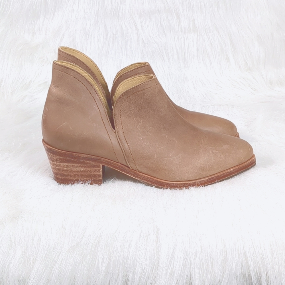 Nisolo Mia Everyday Ankle Bootie Almond
